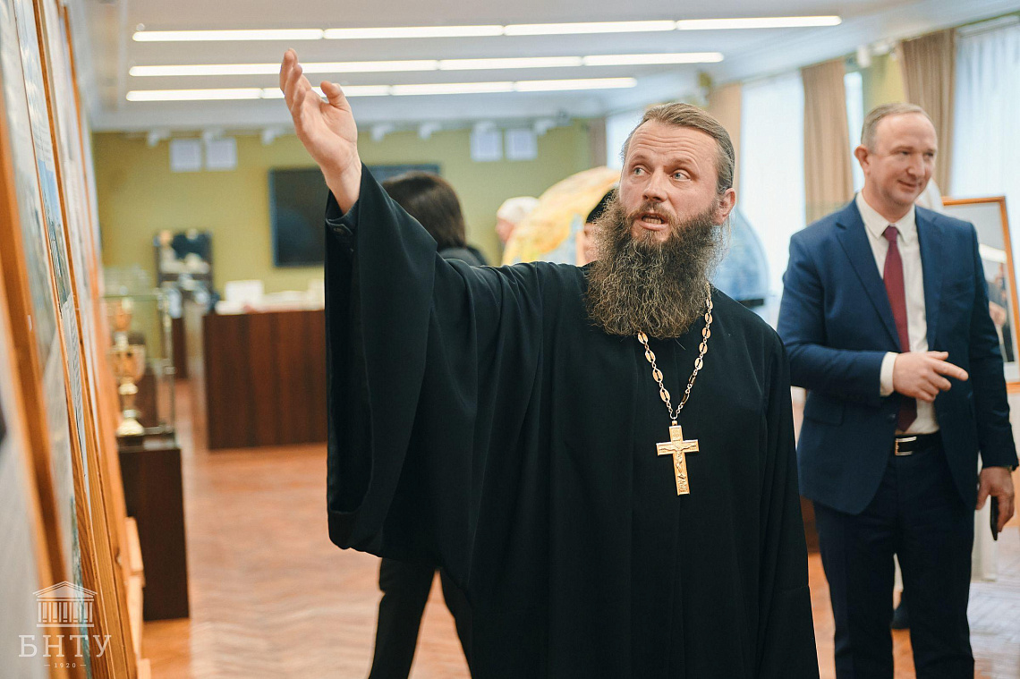 Открытие выставки в честь памяти митрополита Филарета